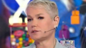 Xuxa fala sobre fake news e críticas à sua carreira agora sinto pena