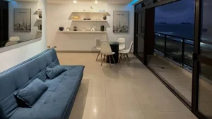 Agora Daniel Rangel vive seu sonho em apartamento de 106 m² com vista para o mar